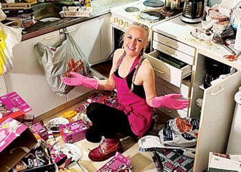 नौकरी छोड़कर मुफ्त में सफाई करती है फिनलैंड की महिला