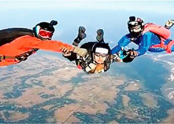 सेना की पहली महिला स्काई डाइवर बनीं लांस नायक मंजू