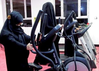 बेसमेंट में बने जिमों में खुली सांस ले रहीं अफगान महिलाएं