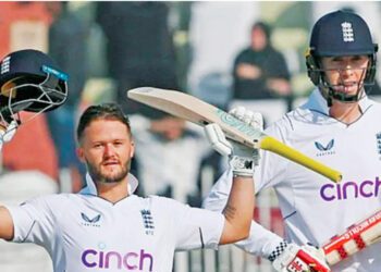 टेस्ट में टी20 जैसी दे दनादन, टूटा 112 साल का रिकॉर्ड