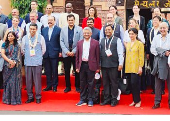 सुधारवादी और सक्रिय भूमिका चाहता है भारत