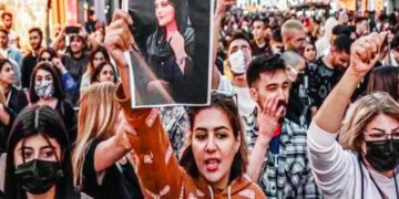 हिजाब विवाद : ईरान में मोरैलिटी पुलिस की इकाइयां भंग