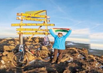 भारत की बेटी ने साइकिल से किलिमंजारो फतह कर बनाया विश्व रिकॉर्ड
