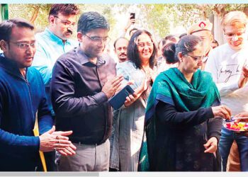 मानेसर निगम आयुक्त ने सारे होम्स सोसाइटी में किया एमआरएफ का उद्घाटन