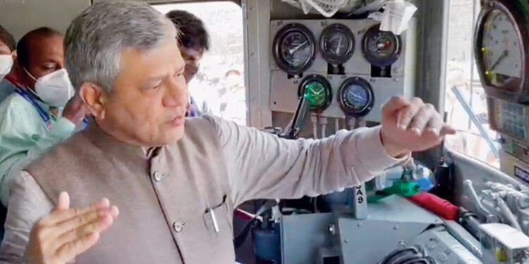 रेल ट्रैक के लिए ‘कवच’