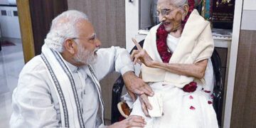 मोदी को हीरा बनाने वाली मां हीराबेन