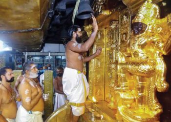 भगवान को मिलती हैं रोज 150 चिटि्ठयां