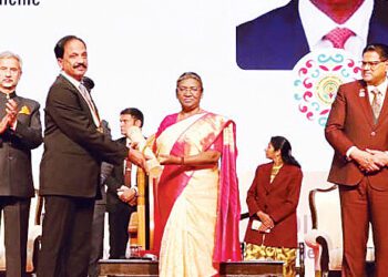 प्रवासियों के लिए हमारे दिल में खास जगह