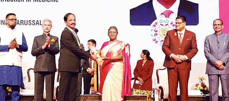 प्रवासियों के लिए हमारे दिल में खास जगह