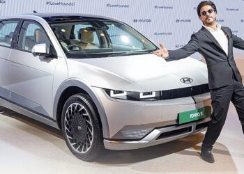 शाहरुख ने गुनगुनाया डीडीएलजे का गाना