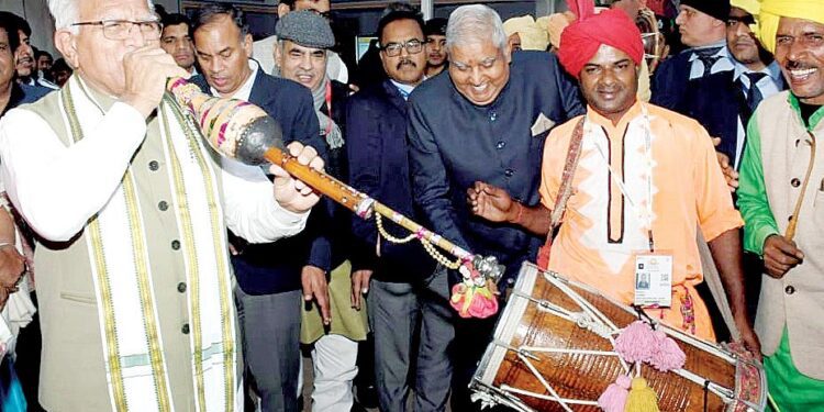 सूरजकुंड मेले में दिखी कला, संस्कृति की छटा