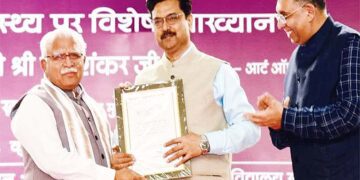 हरियाणा के सीएम मनोहर लाल 47 वर्ष बाद बने डिग्रीधारक