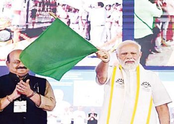 मोदी ने हुबली में दुनिया के सबसे लंबे रेलवे प्लेटफार्म का उद्घाटन किया