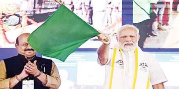 मोदी ने हुबली में दुनिया के सबसे लंबे रेलवे प्लेटफार्म का उद्घाटन किया