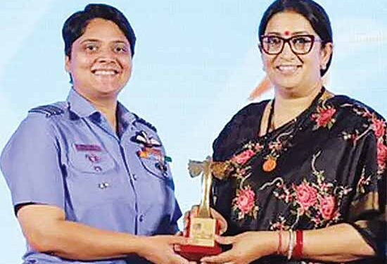 वीरता पुरस्कार पाने वाली पहली महिला अफसर बनीं विंग कमांडर दीपिका