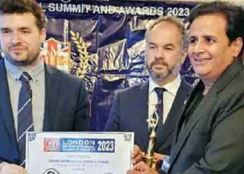 Noida's entrepreneur Dr. Piyush received the 'Game Changer of the Year' award
