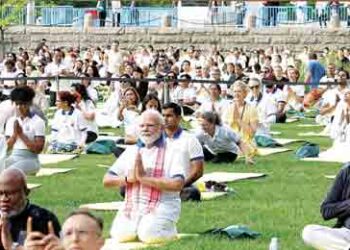 योग शांति, स्वस्थ व हरित दुनिया की गारंटी : मोदी