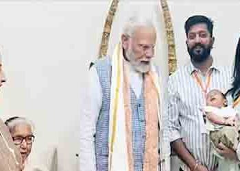 Walking on foot, I myself came to meet Amma.