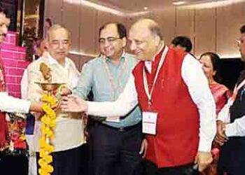 Business personalities honored with Navratna Award