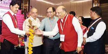 Business personalities honored with Navratna Award
