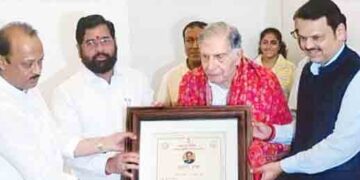 Ratan Tata gets Maharashtra's first 'Udyog Ratna' award