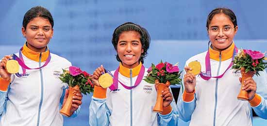 महिला कंपाउंड तीरंदाजी में अदिति, ज्योति और परनीत की जोड़ी ने स्वर्ण पदक जीता।
