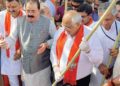 गुजरात के सीएम भूपेन्द्र पटेल ने अहमदाबाद में स्वच्छता अभियान में हिस्सा लिया।