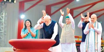 I swear on this soil, we will make India grand: Modi