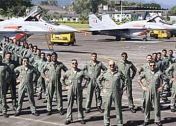 Air Force and Army drill on China border