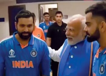 Modi gave mantra to smile, hugged Shami, held hands of Rohit-Kohli