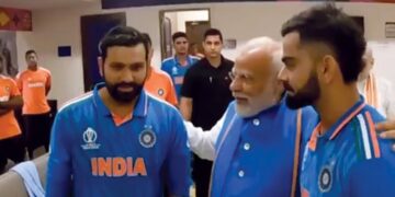 Modi gave mantra to smile, hugged Shami, held hands of Rohit-Kohli
