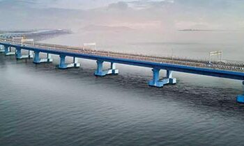 The country's longest bridge built on the sea