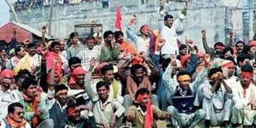 How many Ram devotees were sacrificed?