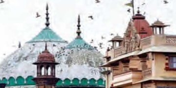 Aurangzeb had built a mosque by demolishing the temple in Mathura.