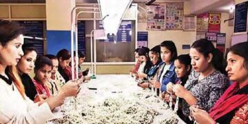 Pearl garland and handicraft gave special identity to Khushboo