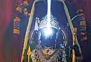 भगवान श्रीराम का हुआ सूर्य तिलक