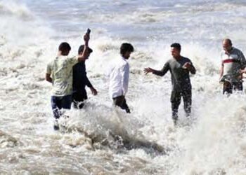 Attention There will be high tide in the sea for 22 days in 4 months