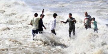 Attention There will be high tide in the sea for 22 days in 4 months