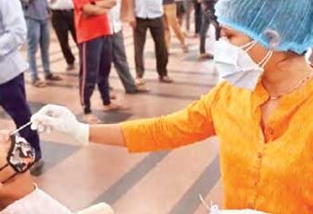 महाराष्ट्र में नए कोविड-19 ओमिक्रॉन सबवेरिएंट (एफएलआईआरटी {फ्लर्ट}) के 91 मामले सामने आए हैं। जानकारी के मुताबिक पुणे में वेरिएंट के सबसे अधिक 51 मामले दर्ज किए गए