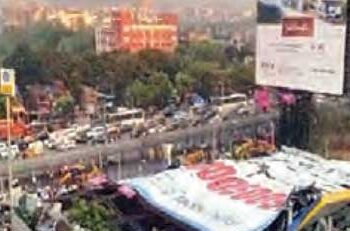 Railways and BMC face to face over hoarding incident