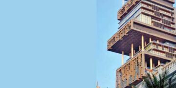 People are liking expensive houses in Mumbai.