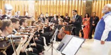 Austrian artists sang Vande Mataram to welcome Modi