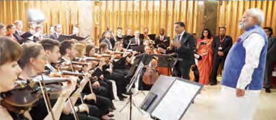 Austrian artists sang Vande Mataram to welcome Modi