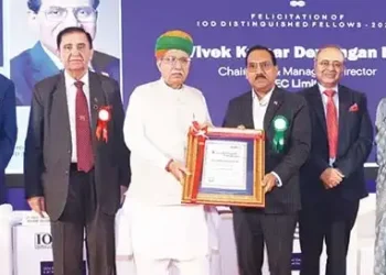 आरईसी के सीएमडी विवेक कुमार देवांगन को ‘विशिष्ट फेलो’ पुरस्कार