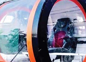 Capsule car without tires and steering, will run 80 km on one charge