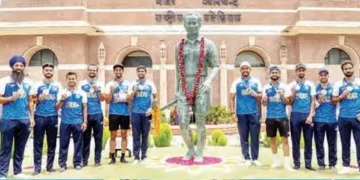 After return the hockey team paid tribute to the great player Dhyanchand