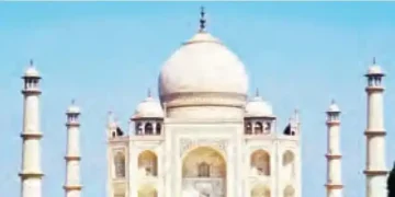 Ban on carrying water bottles on the main dome of Taj Mahal