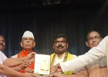 'बंगाल में आदिवासी विकास के लिए प्रतिबद्ध सरकार'
