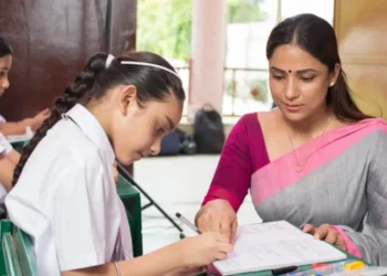 हो जाएं तैयार! यूपी में 60000 शिक्षकों की होनी है भर्ती