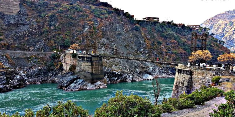 Old_Bridge_over_river_Chenab_at_Ramban